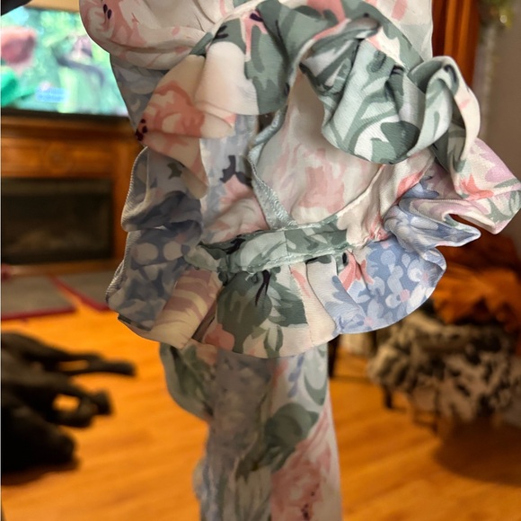 Selkie Floral Blouse in Pink and Blue xs but runs smaller!!! - Picture 3 of 7